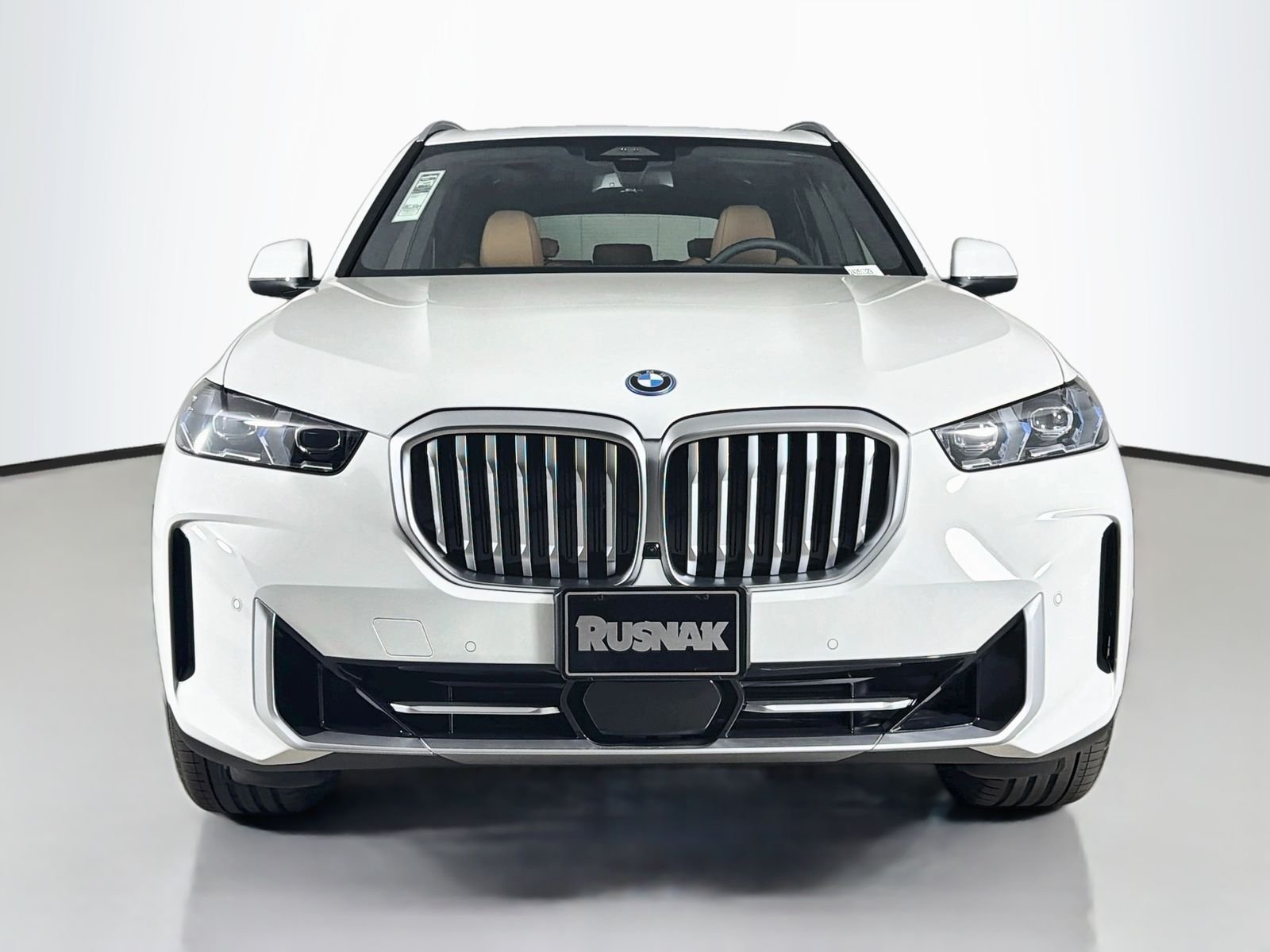 New 2026 Alpine White BMW xDrive50e image 2