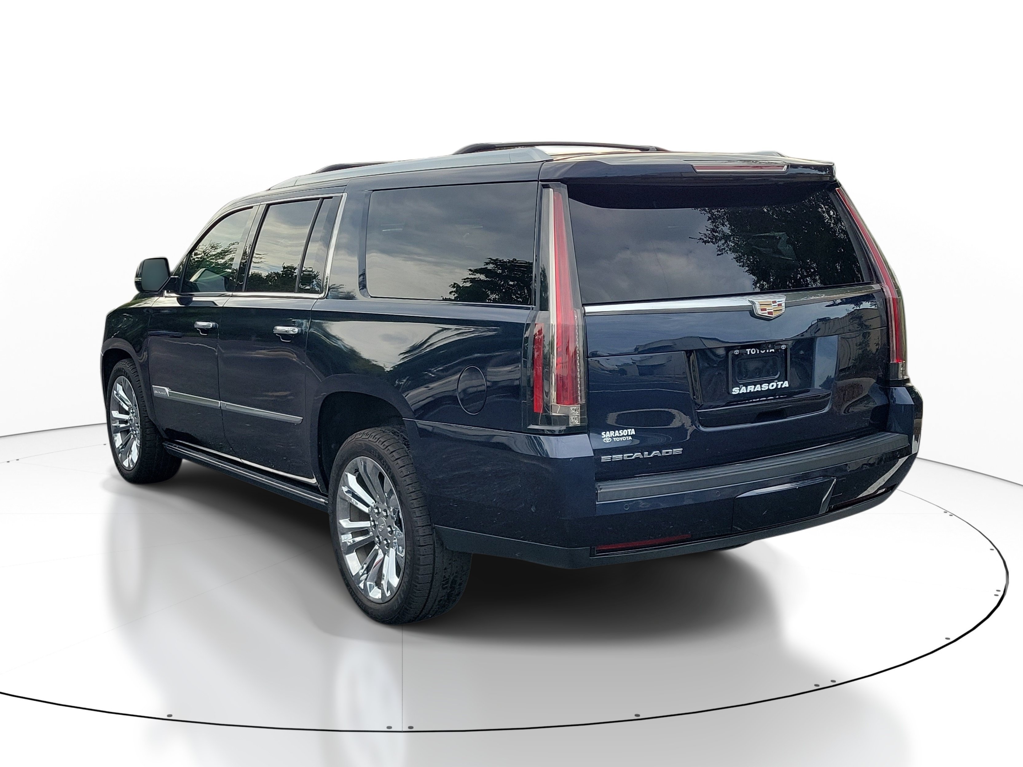 Used 2019 Dark Adriatic Blue Metallic Cadillac Premium image 3