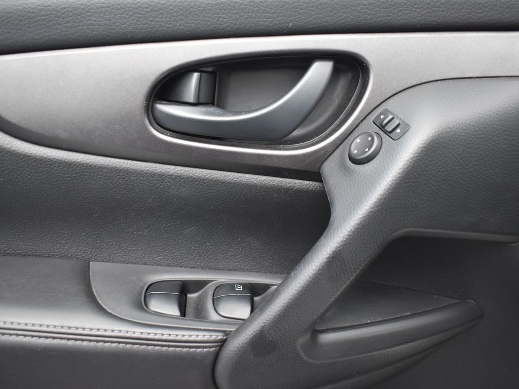 2017 NISSAN ROGUE SPORT - Image 9