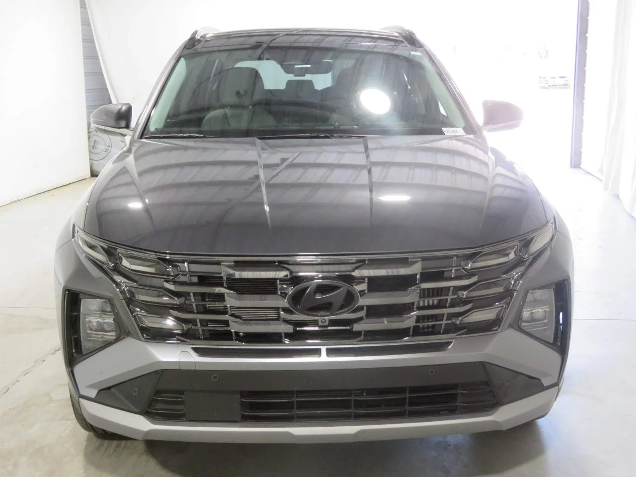 Used 2025 Amazon Gray Metallic Hyundai Limited image 2