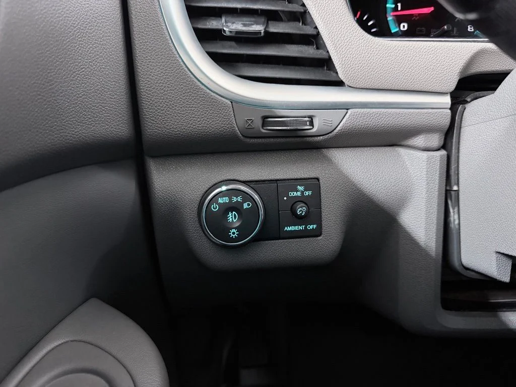 Used 2014 Silver Chevrolet LT image 20