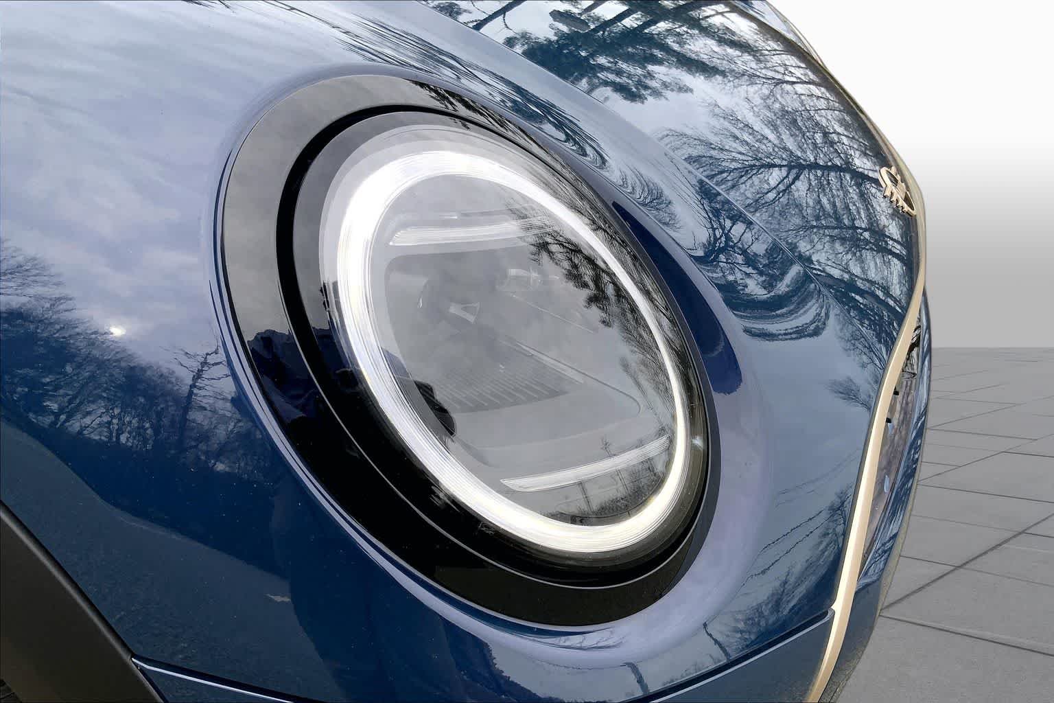 New 2026 Indigo Sunset Blue Metallic MINI Signature Plus image 13