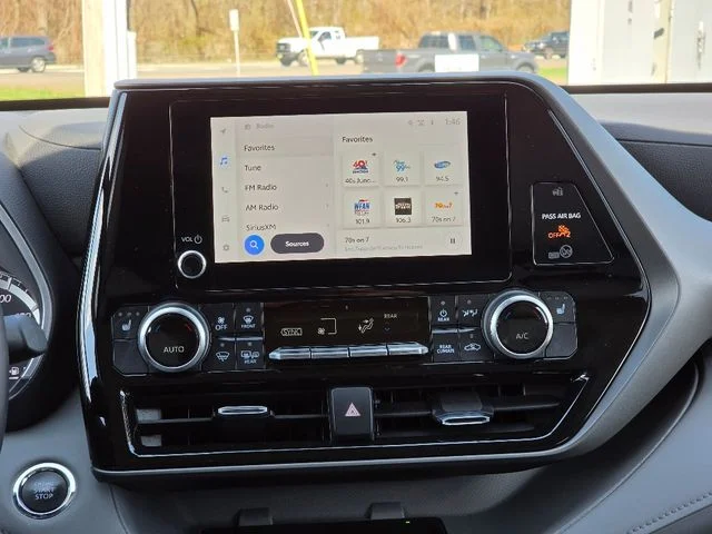 2023 Toyota Highlander XLE - Photo 27