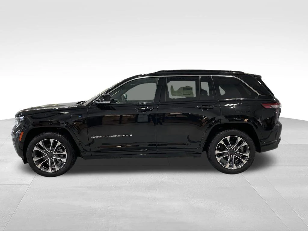 Used 2024 Black Jeep Overland 4xe image 10