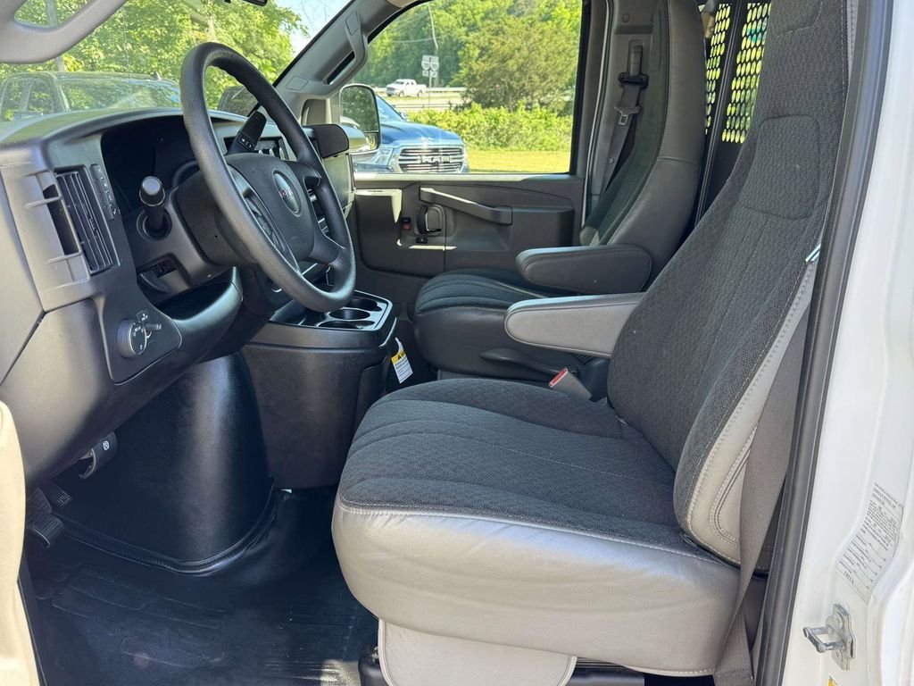 Used 2024 White GMC Work Van image 20