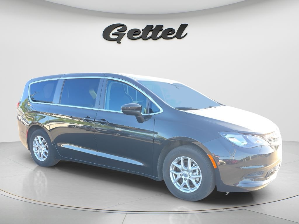 Used 2023 Black Chrysler LX image 7