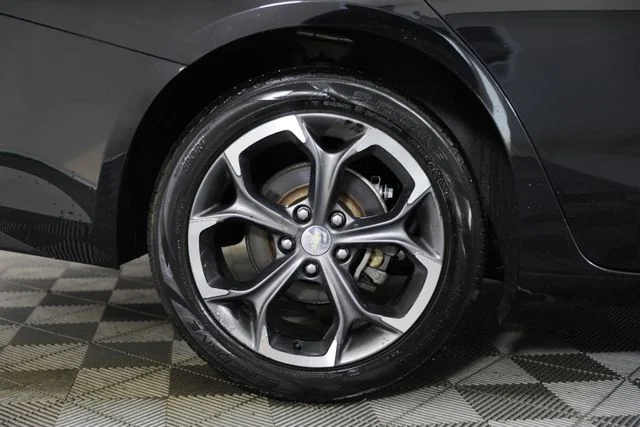 Used 2019 Black Chevrolet RS image 31