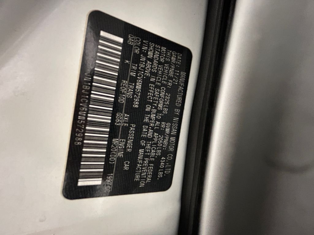 Used 2021 White Nissan SL image 20