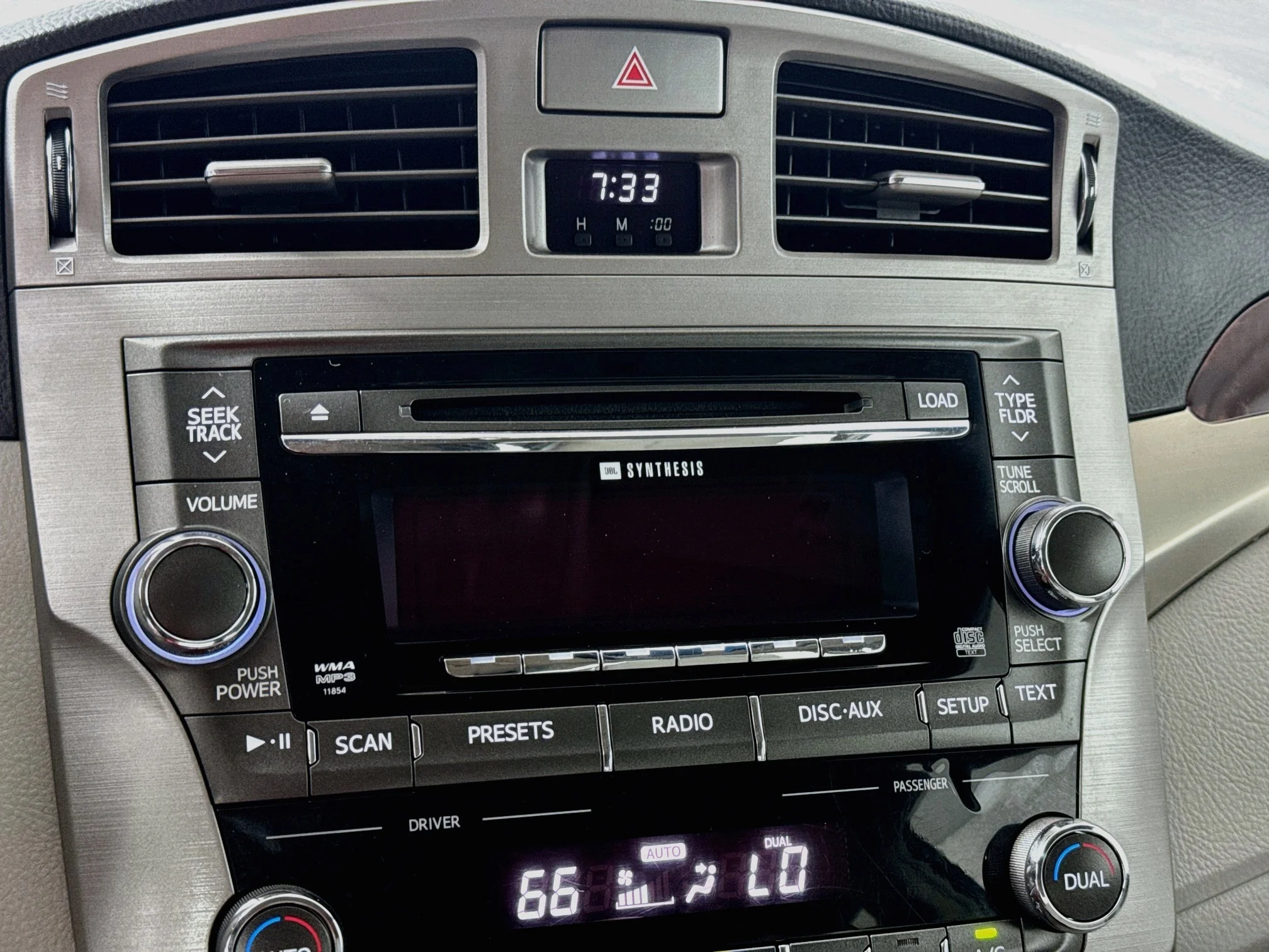 Used 2011 Cypress Pearl Toyota Limited image 13