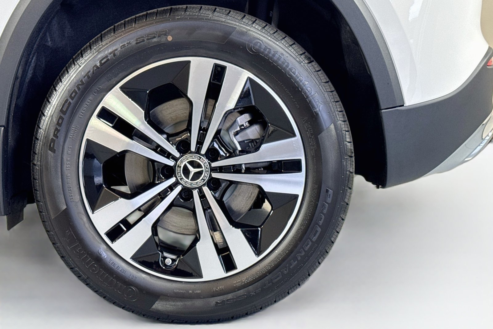 New 2026 Polar White Mercedes-Benz GLA 250 image 29