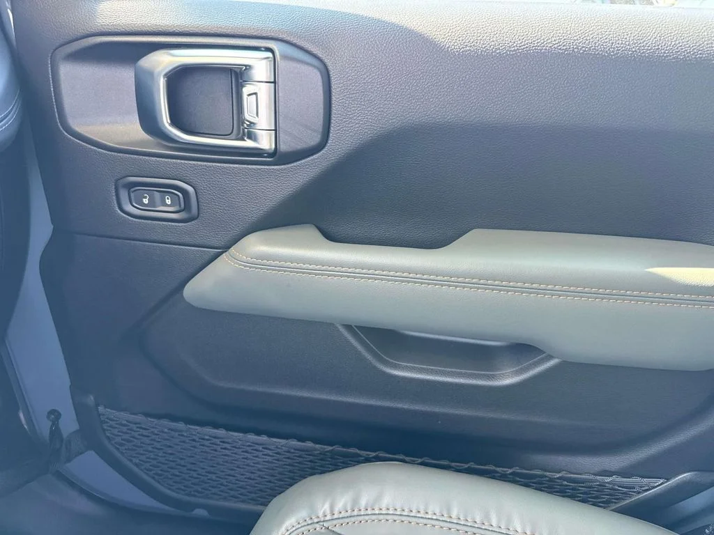 New 2026 Gray Jeep Mojave X image 28