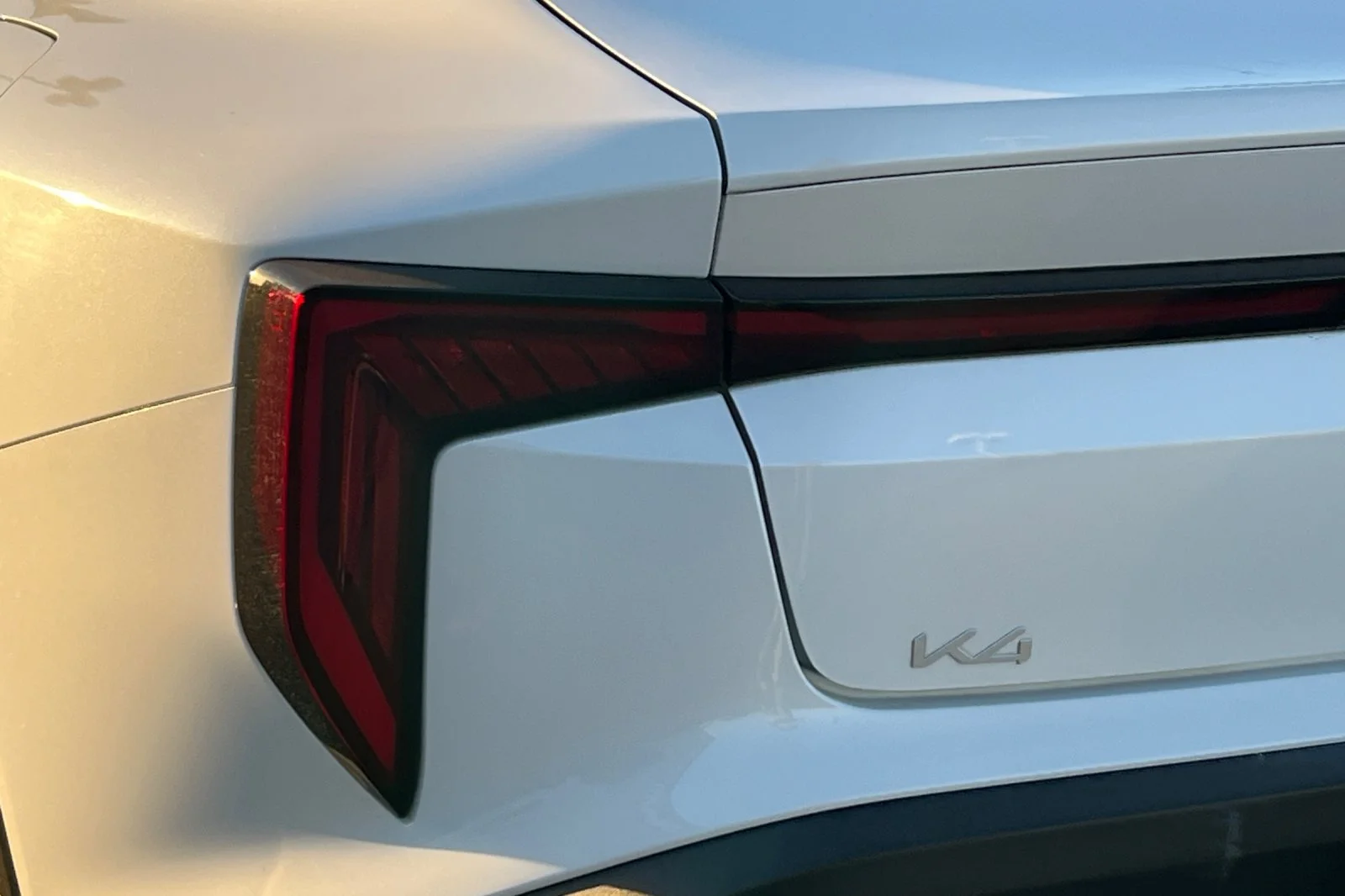 Used 2025 White Kia LXS image 26