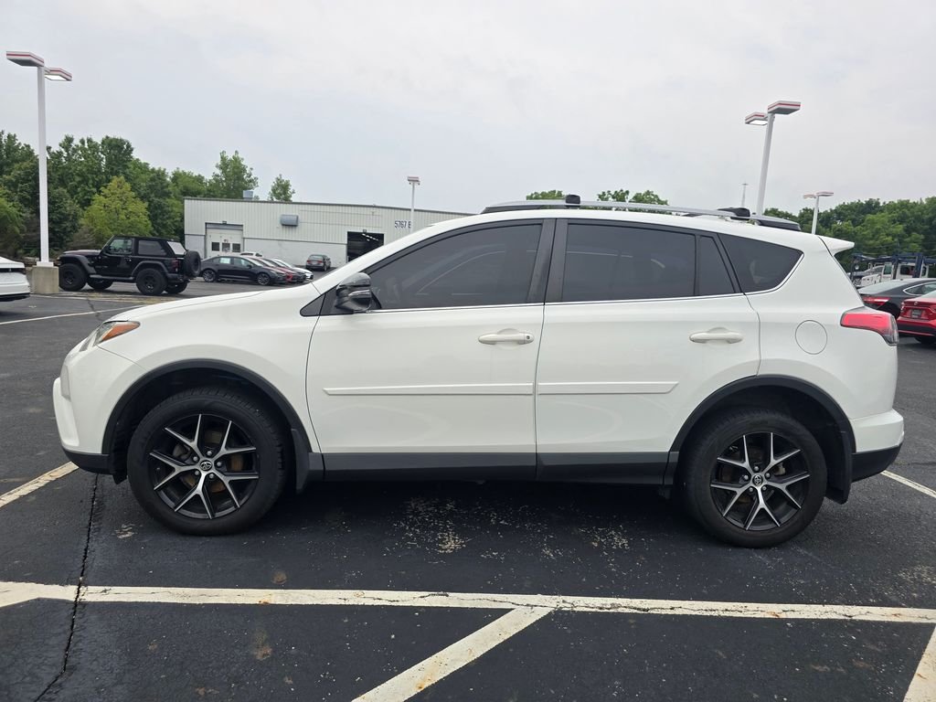 Used 2018 White Toyota SE image 4
