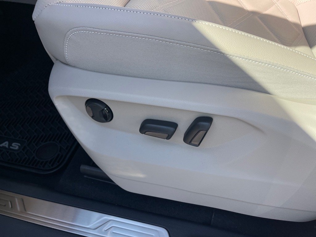 2026 Volkswagen Atlas SE w/Tech - Photo 9