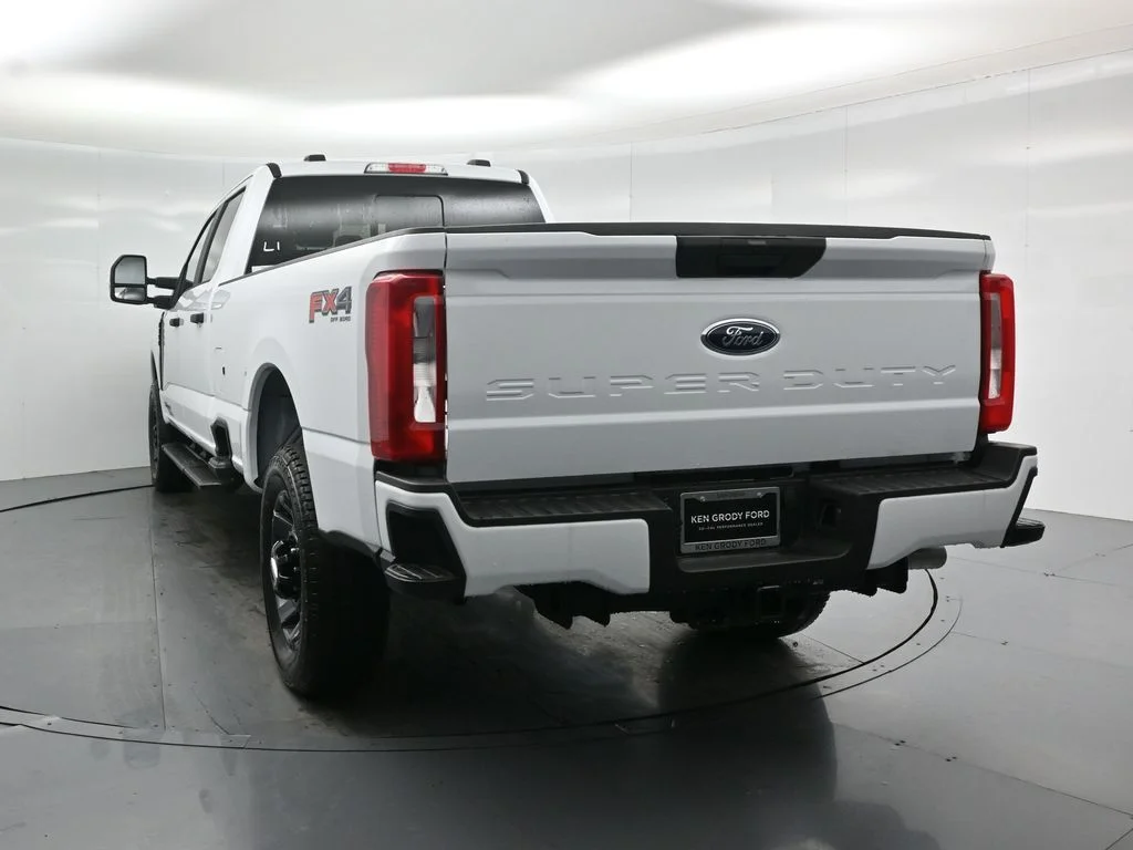 New 2026 Oxford White Ford XL image 22