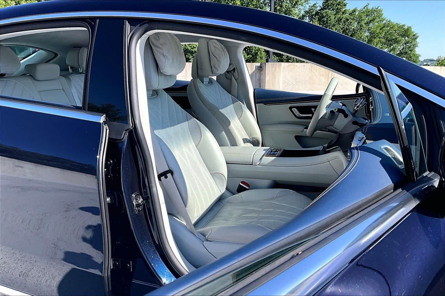 Used 2022 Nautical Blue Metallic Mercedes-Benz EQS 580 image 8