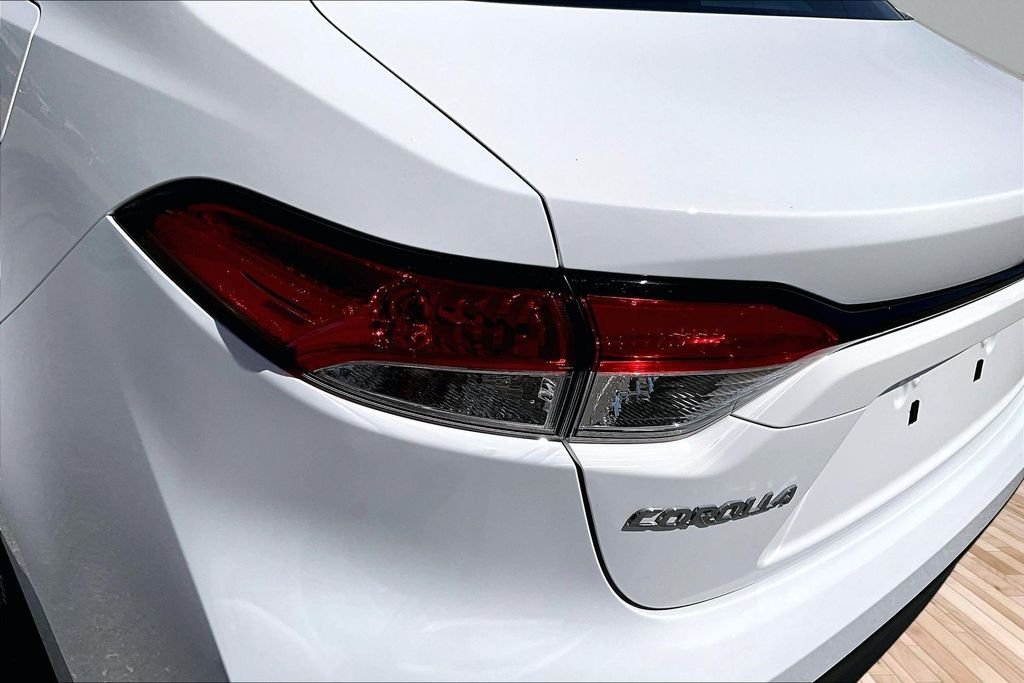 Used 2024 White Toyota LE image 28