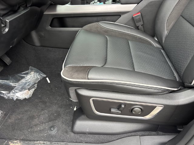 New 2027 Granite Crystal Metallic Clear-Coat Exterior Paint RAM Laramie image 9