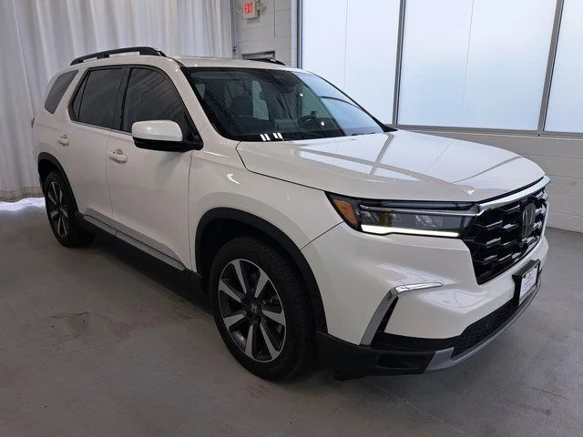 Used 2025  Honda Touring image 4