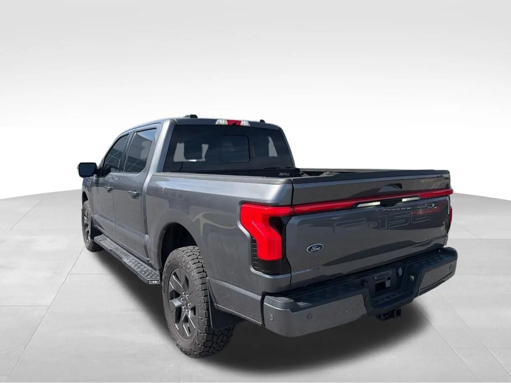 Used 2023 Gray Metallic Ford Lariat image 15