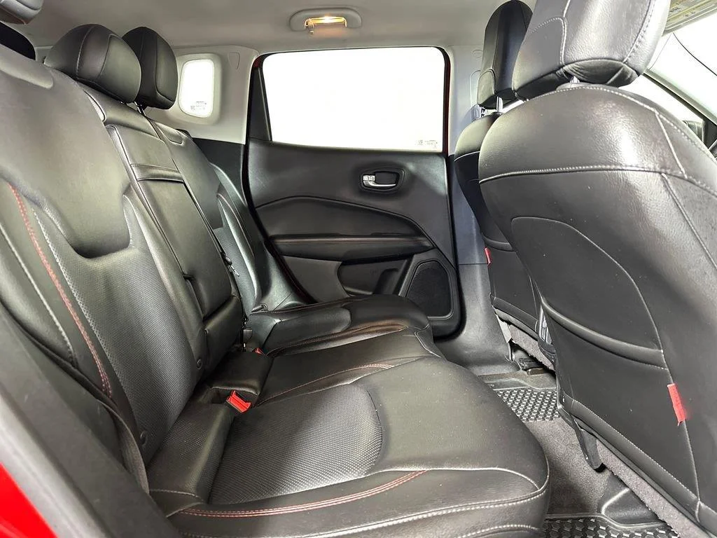 Used 2018 Redline Pearlcoat Jeep Trailhawk image 31