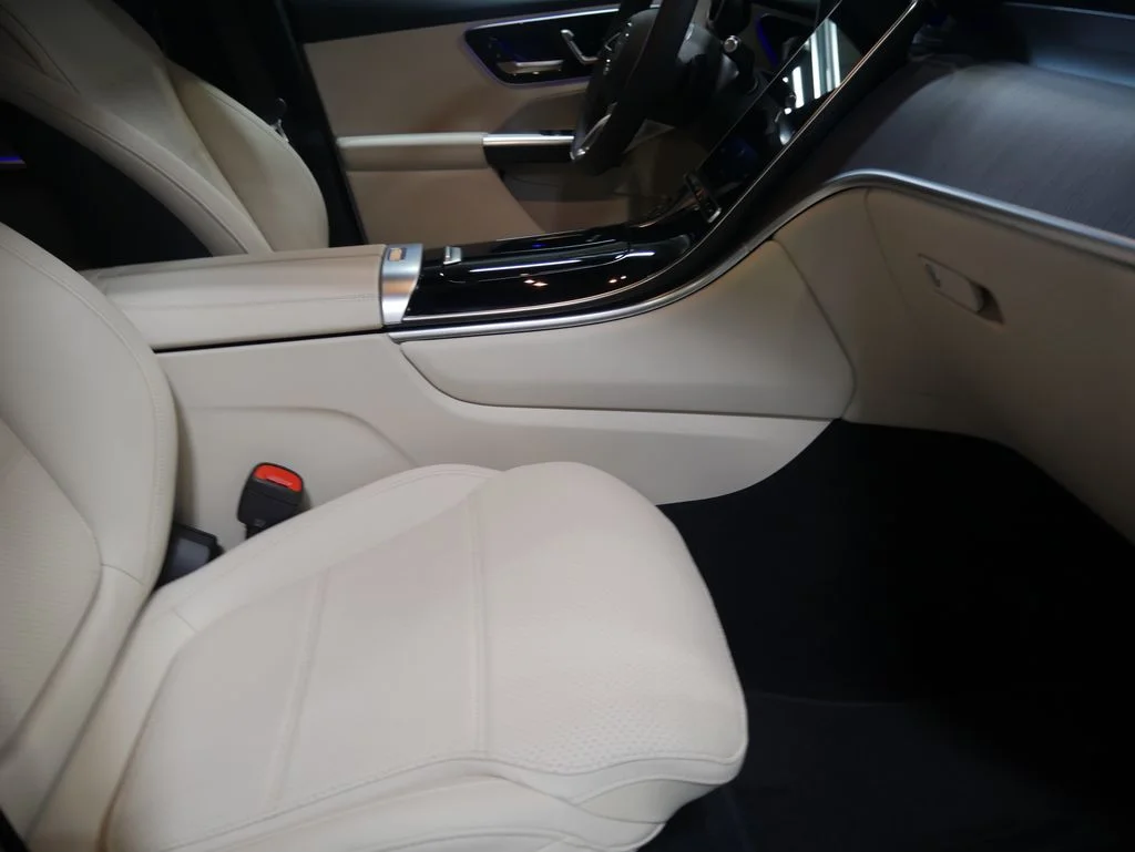 New 2026 Polar White Mercedes-Benz GLC 300 image 27