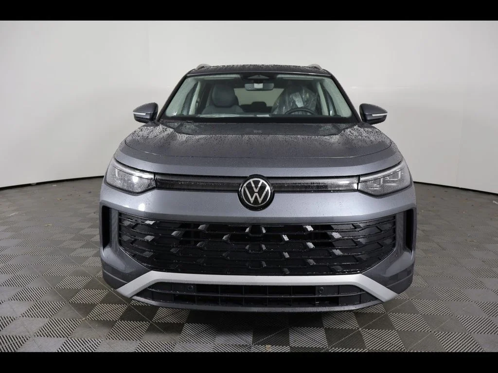 2026 Volkswagen Tiguan SE - Photo 8