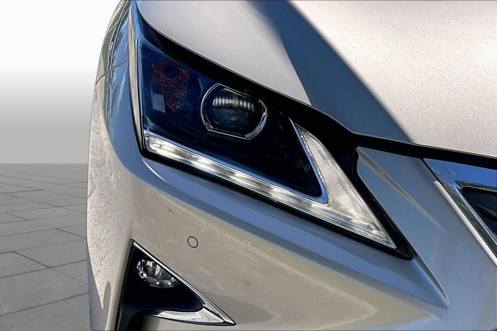 Used 2018 Beige Lexus 350 image 28