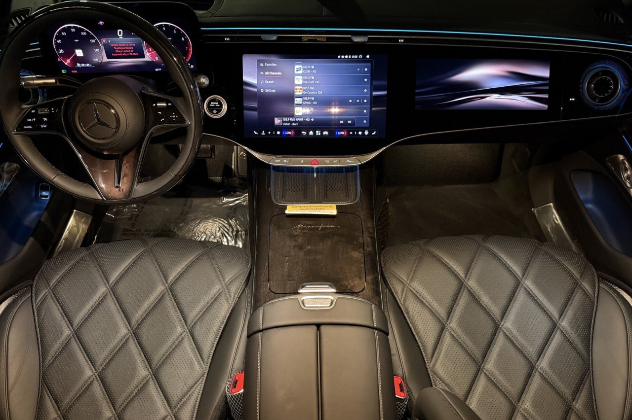 New 2027 MANUFAKTUR Moonlight White Metallic Mercedes-Benz Maybach S 580 4MATIC® Sedan image 11