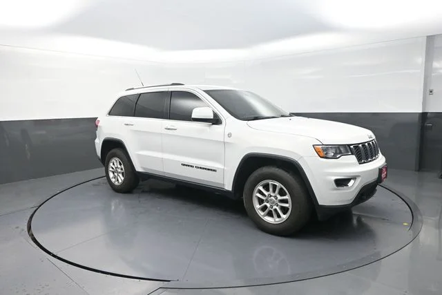 Used 2019 White Jeep Laredo E image 27