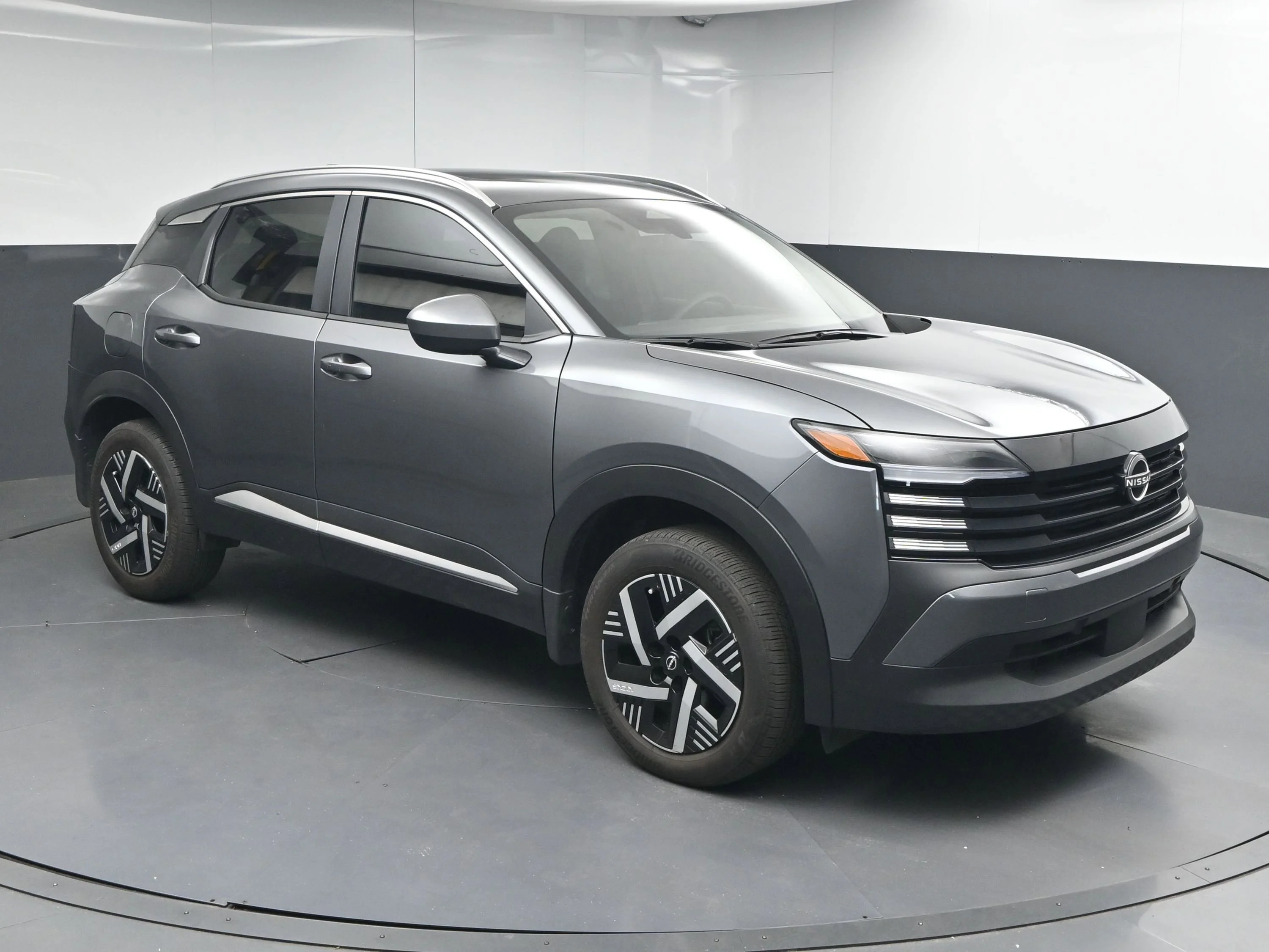 2025 Nissan Kicks 2.0 SV's photo
