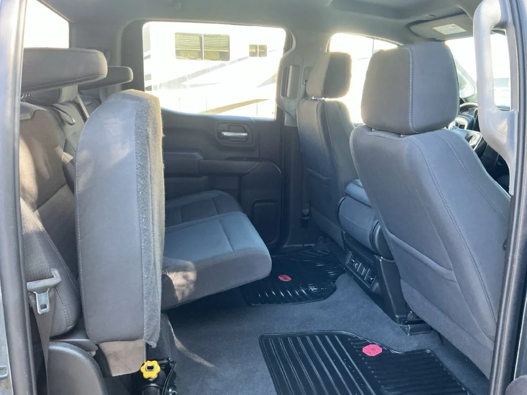 Used 2020 SHADOW GRAY METALLIC Chevrolet LT image 26