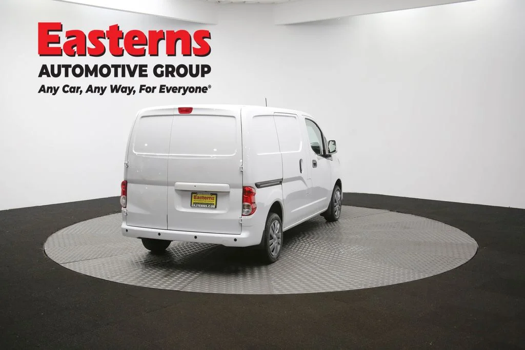 Used 2021 White Nissan SV image 38