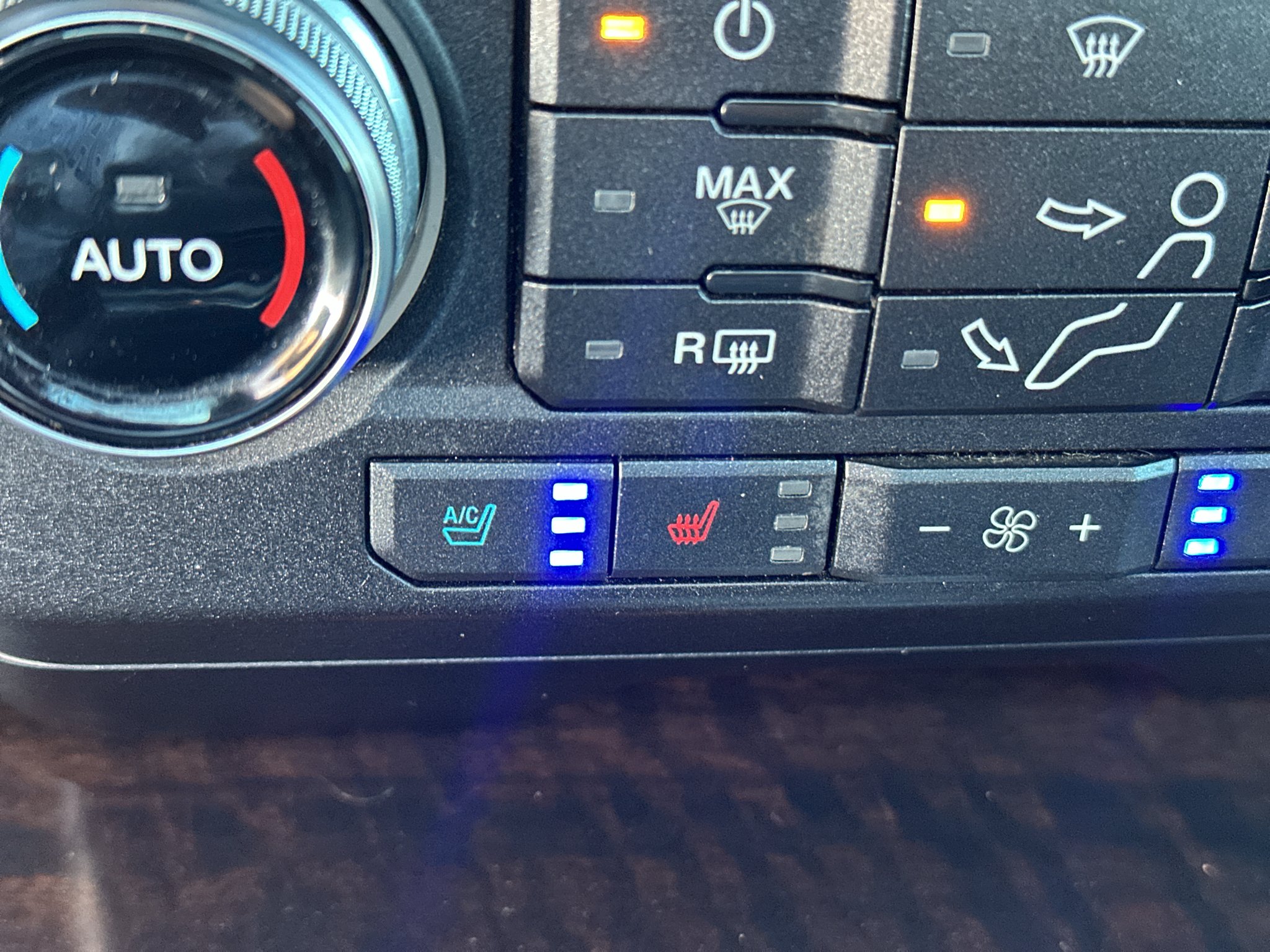 Used 2017 Magnetic Metallic Ford Platinum image 29