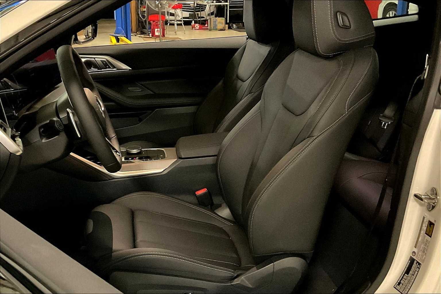 2026 BMW 4 Series 430i - Photo 9