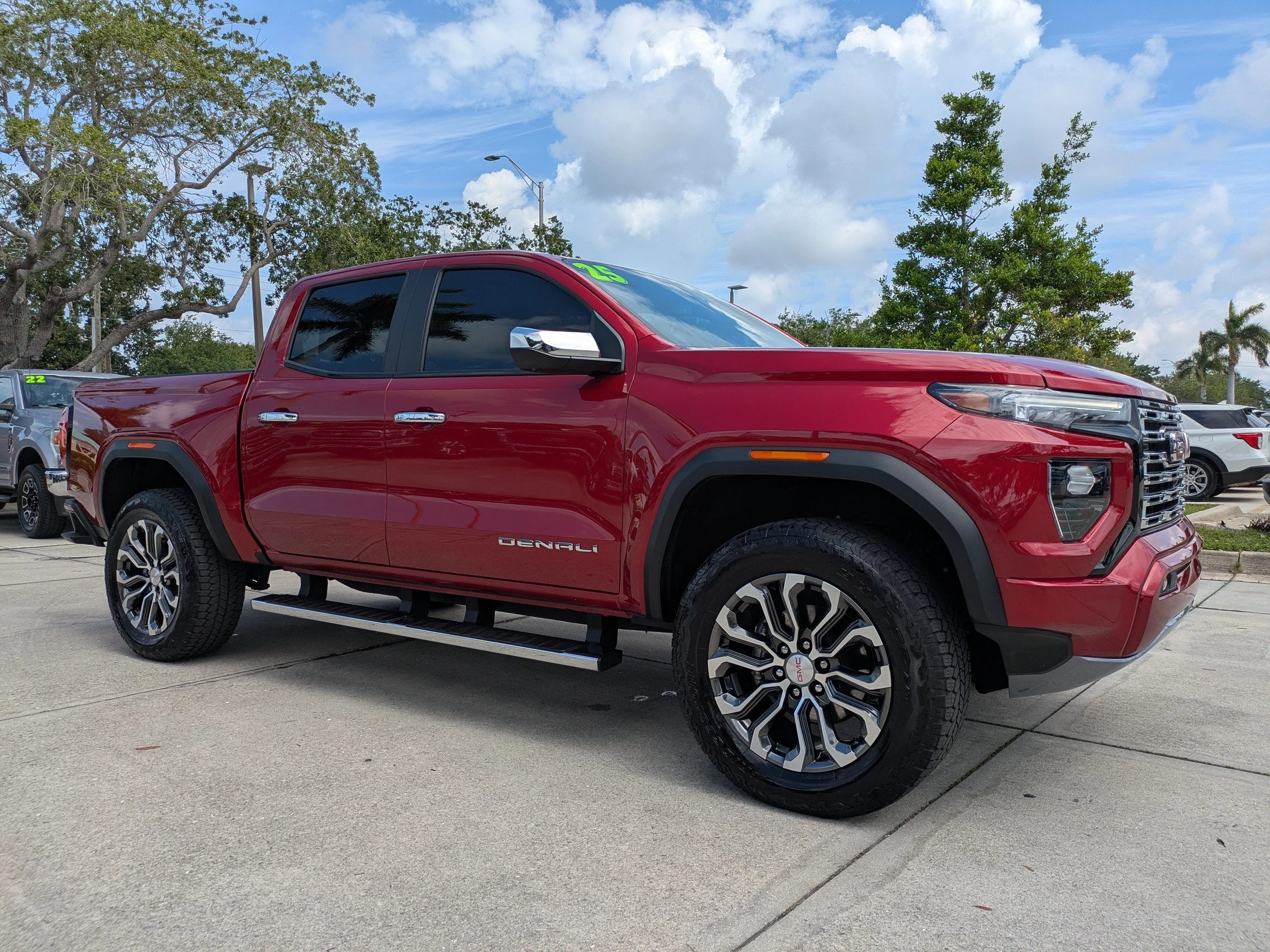 2025 GMC Canyon 4WD Denali Crew Cab Short Box's photo