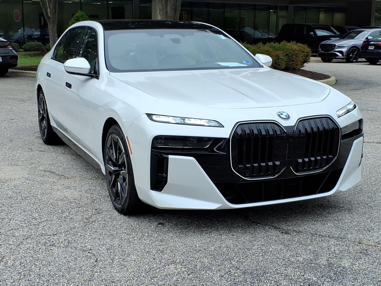 Used 2025 Mineral White Metallic BMW 760i xDrive image 5