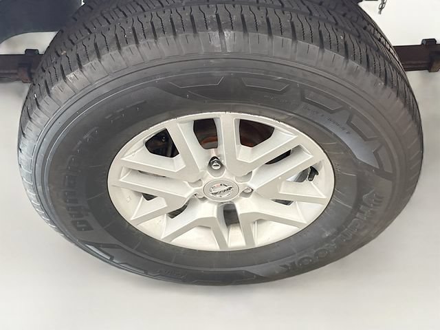Used 2018 Red Nissan SV V6 image 28