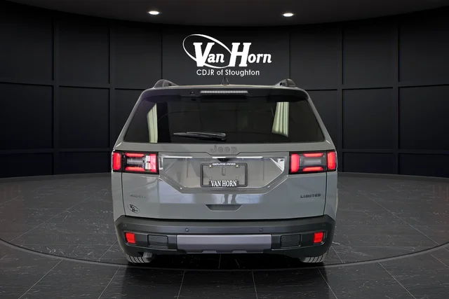 New 2026 Sting-Gray Clear-Coat Exterior Paint Jeep Limited image 4