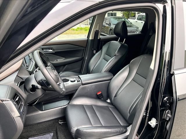 Used 2023 Black Nissan SV image 21