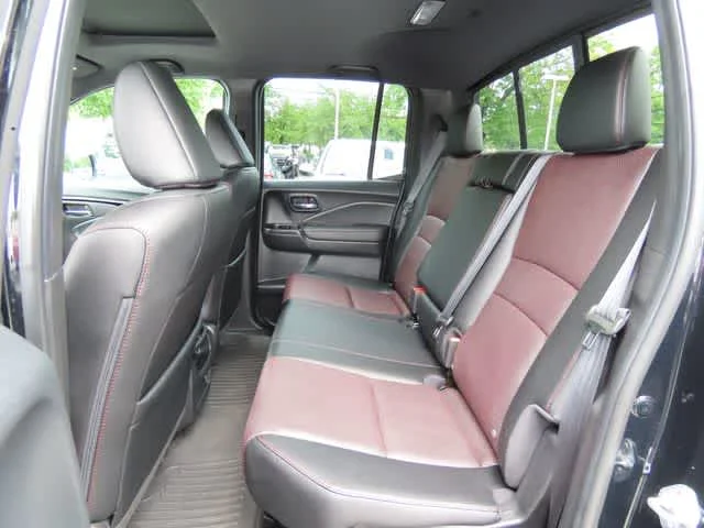2021 Honda Ridgeline Black Edition - Photo 14