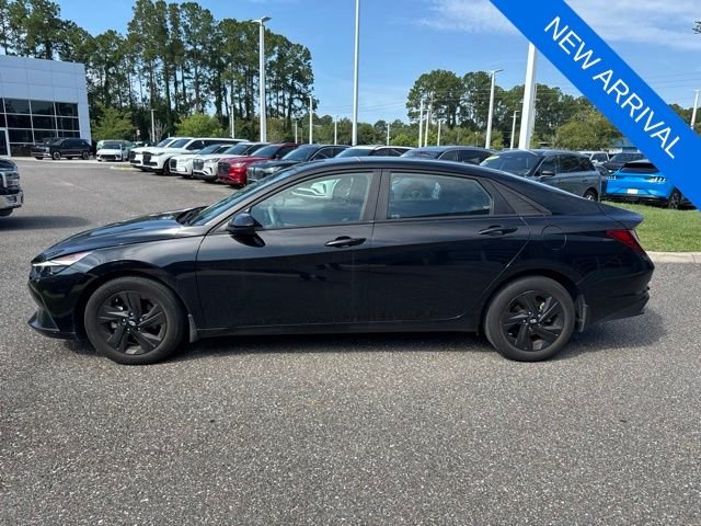 Certified Used 2023 Black Hyundai SEL image 6