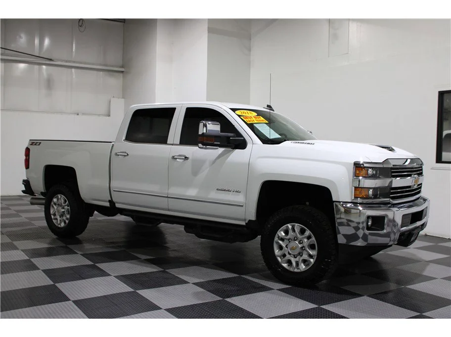 2018 Chevrolet Silverado HD LTZ 4WD Crew Cab Standard Box's photo