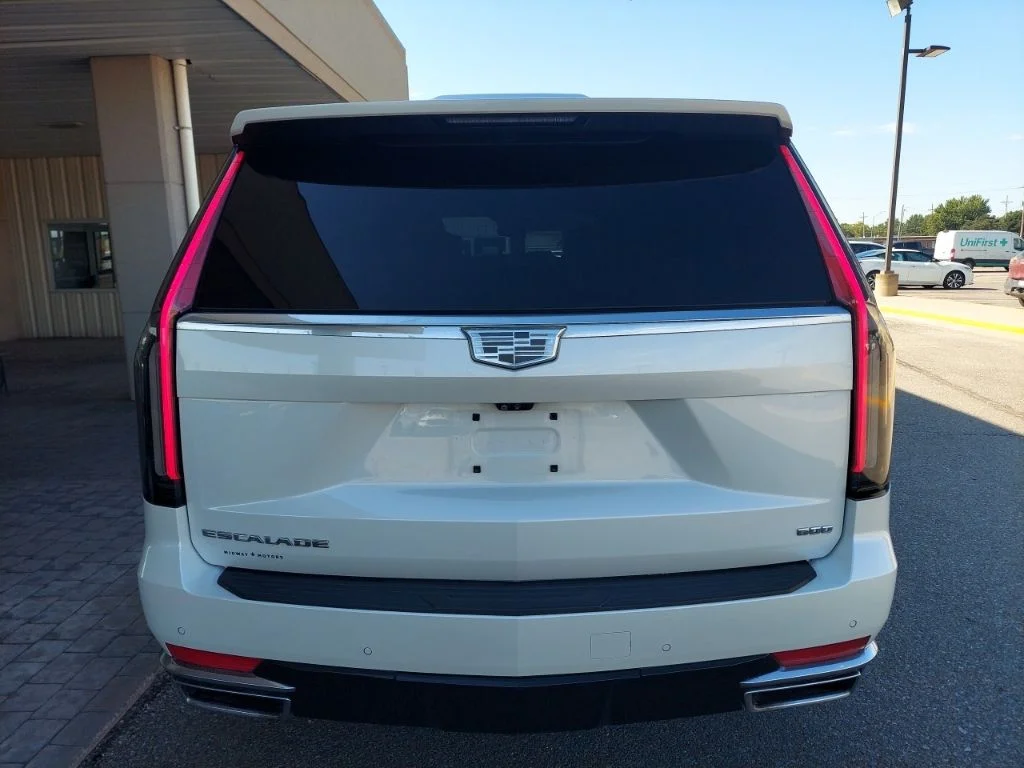 Used 2021 White Cadillac Premium Luxury Platinum image 6