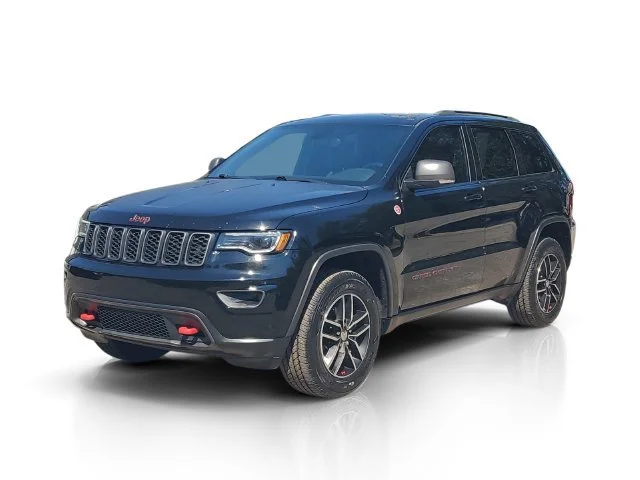 Used 2018 Diamond Black C Jeep Trailhawk image 3