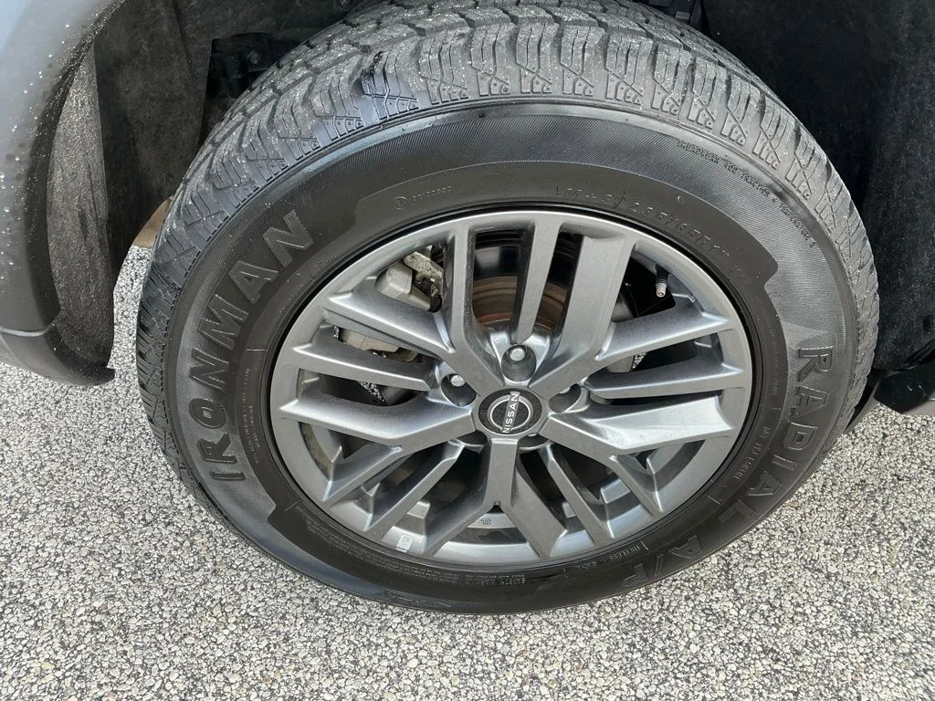 Used 2023 Gray Nissan S image 13