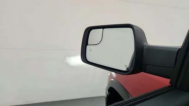 New 2026 Molten Red Pearl-Coat Exterior Paint RAM Laramie image 19