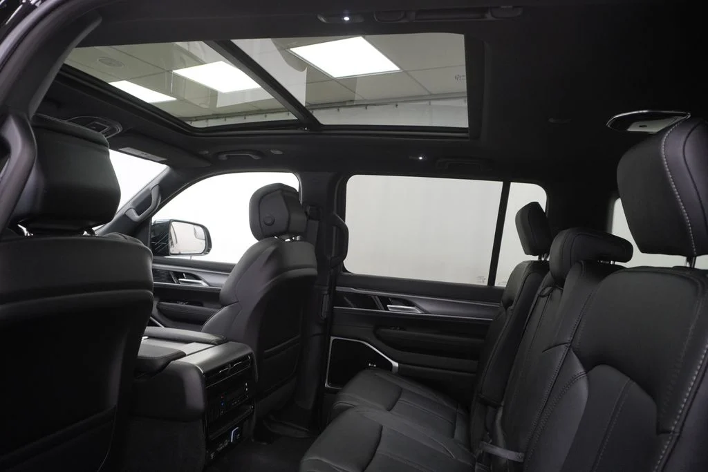 New 2026 High Gloss Black Exterior Paint Jeep Limited Altitude image 19