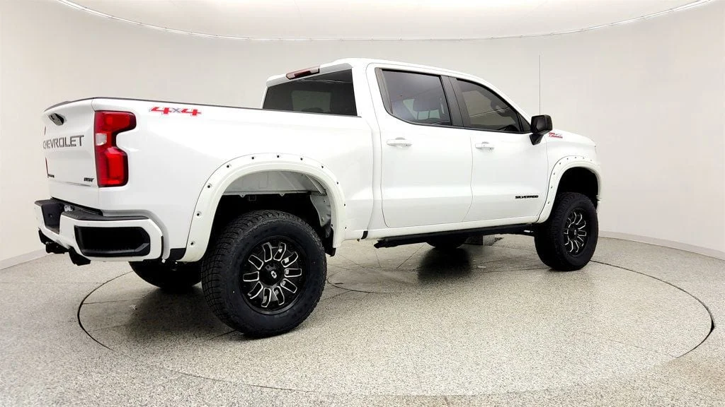 Used 2022 Iridescent Pearl Tricoat Chevrolet 4WD Crew Cab 147
