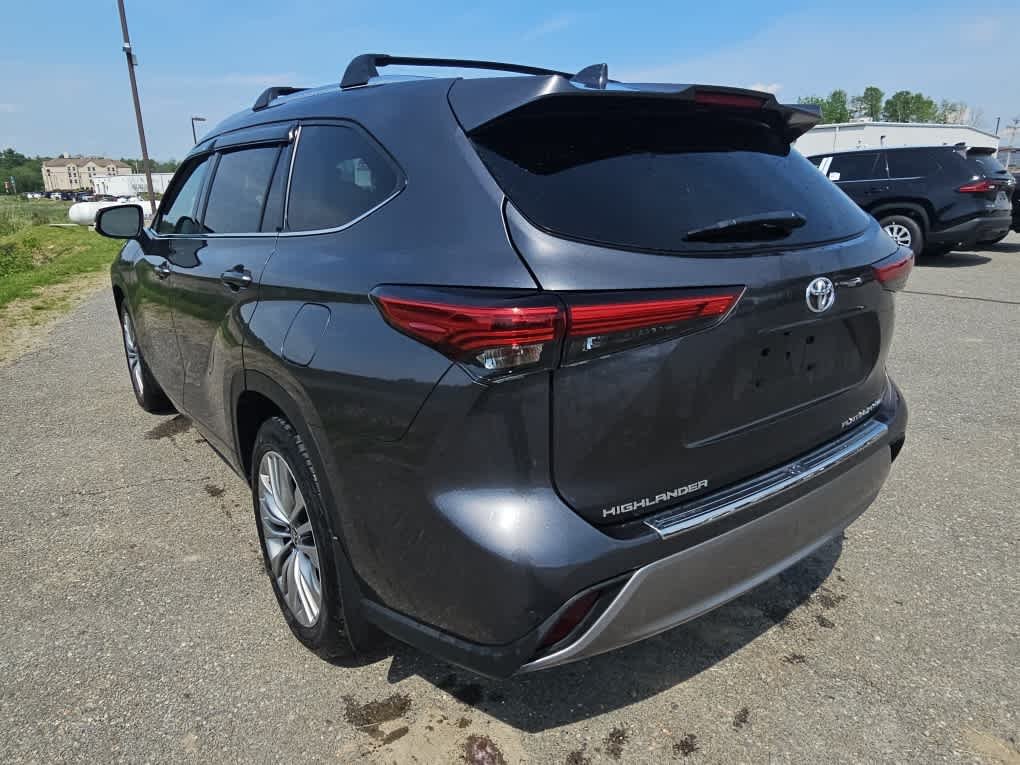 Used 2023 Magnetic Gray Metallic Toyota Platinum image 3